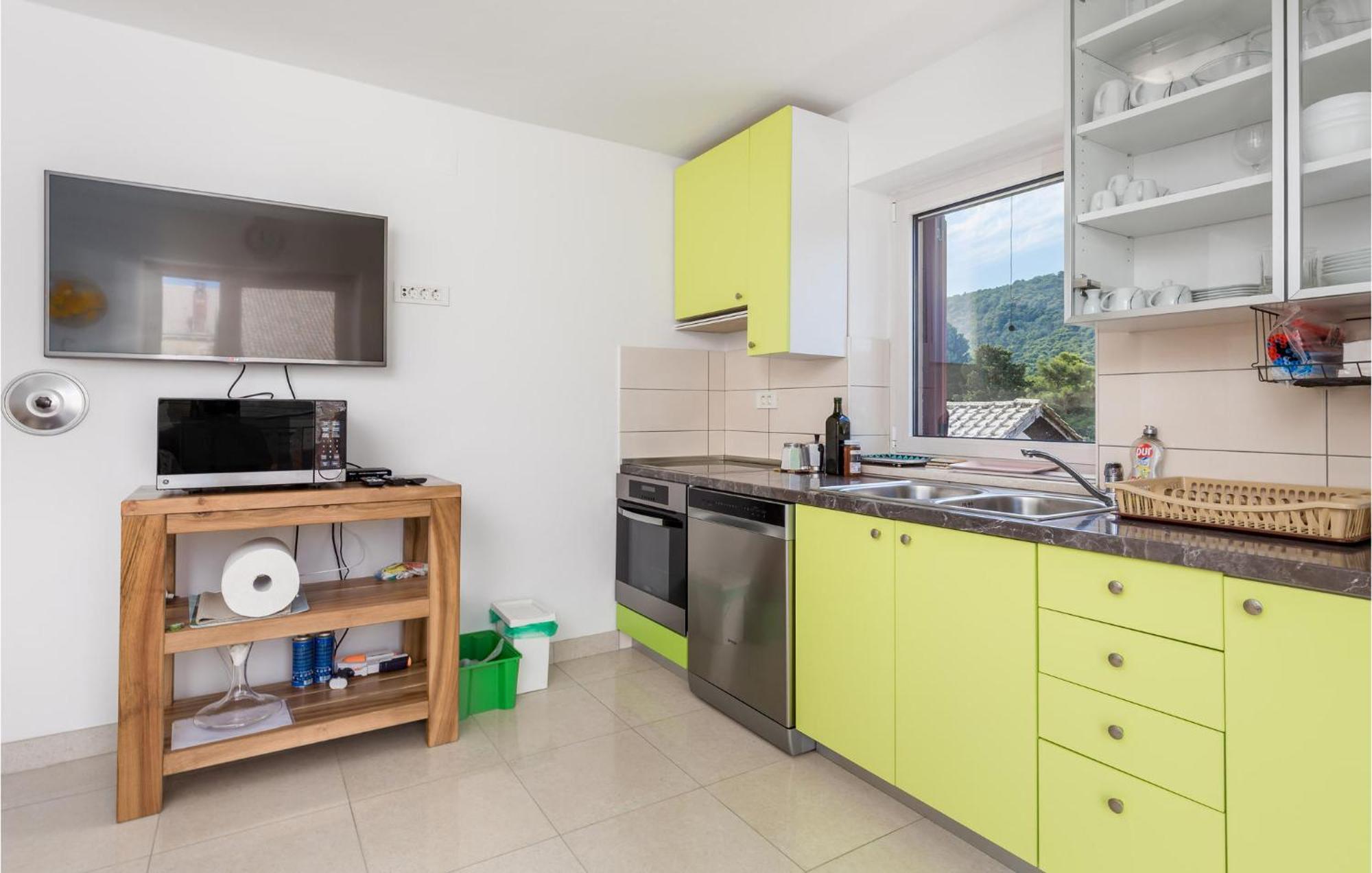2 Bedroom Awesome Apartment In Veli Losinj Bagian luar foto